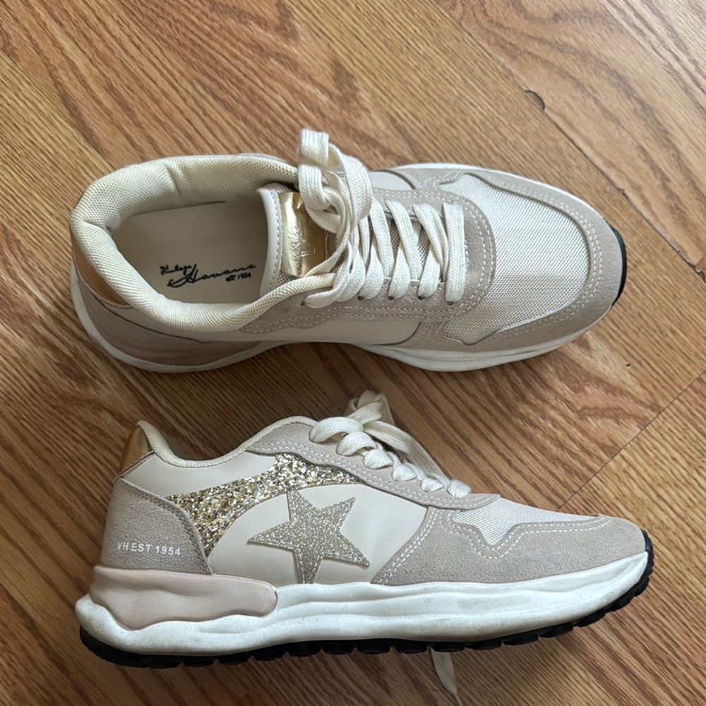 Vintage Havana Cream and Gold Sneakers Retro-Inspired Design